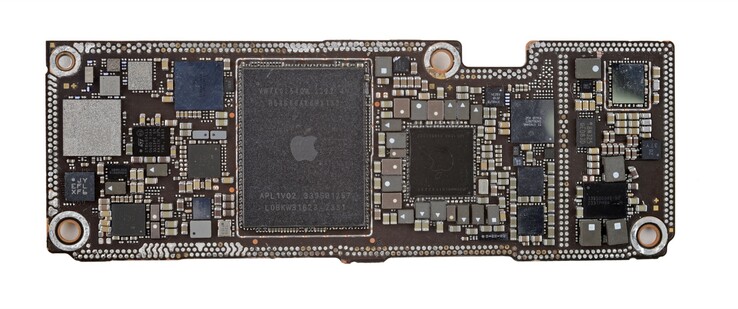 De Apple A16 Bionic kost ongeveer US$102 om te produceren, waarvan minder dan 30 cent naar ARM gaat. (Afbeelding: iFixit)