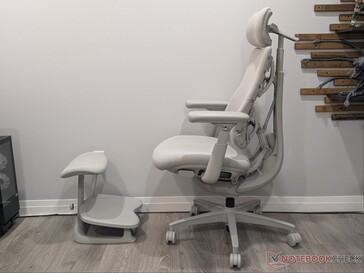 Omni-stoel en StepSync-voetsteun.