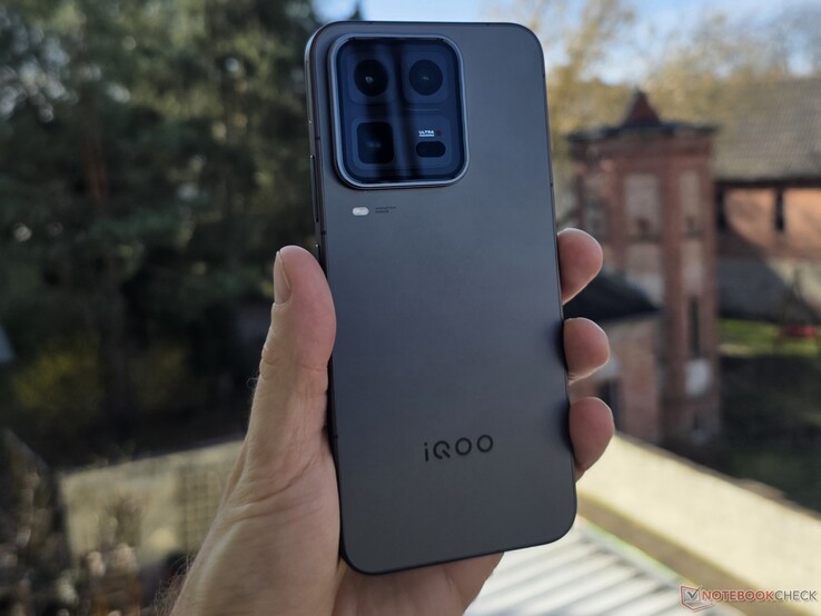 Vivo iQOO 15 Ultra smartphone beoordeling