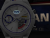 Het Casio Edifice x Nismo ECB-S10NIS-7A horloge heeft een glow-in-the-dark logo. (Afbeeldingsbron: Casio)