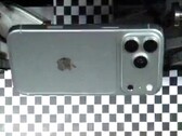 Een omvangrijk lek van de „ Apple ” biedt een eerste vermeende blik op de iPhone 18 Pro. Ook zijn er afbeeldingen van de binnenkant van het toestel uitgelekt.