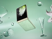 De Tecno Phantom V Flip 2 heeft een groter omslagscherm dan zijn voorganger. (Afbeeldingsbron: Tecno) 