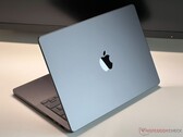 Apple MacBook Pro 14 met een M4-chipset (bron: Notebookcheck)
