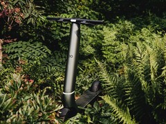 De Bo M is een e-scooter met aluminium behuizing.