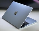 De passief gekoelde M4 SoC laat de concurrentie er oud uitzien - Apple MacBook Air 13 M4 instapmodel review