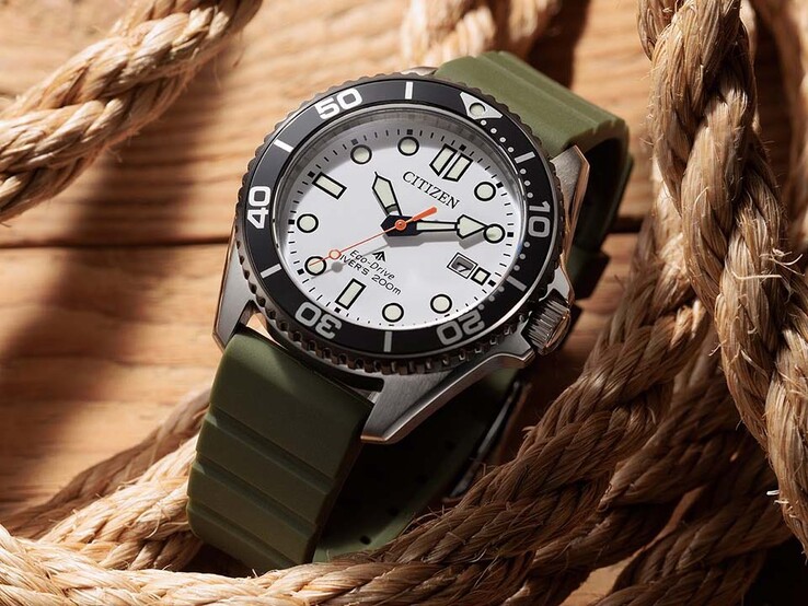 Citizen Promaster Marine BN0265-00A duikhorloge met een witte wijzerplaat, zwarte bezel, roestvrijstalen kast en een olijfgroene band op basis van gevlochten touw.