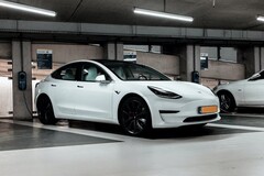Chinese functionarissen vrezen dat Tesla EV's zoals de Model 3 op deze foto kunnen worden gebruikt voor buitenlandse spionage (Afbeelding: Jannis Lucas)