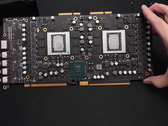 Dual-GPU kaarten leven nog steeds. (Afbeelding Bron: Der8auer)