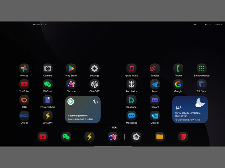 Een schermafbeelding met een schijnbaar lagere dan native resolutie op het binnenste scherm van een Galaxy Z TriFold.