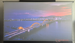 Bij daglicht (raam vooraan rechts)