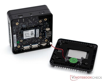 Minisforum Mercury-serie EM780 geopend