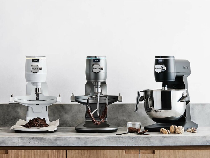 De GE Profile Smart Mixer is verkrijgbaar in drie kleuren. (Beeldbron: Crate and Barrel)