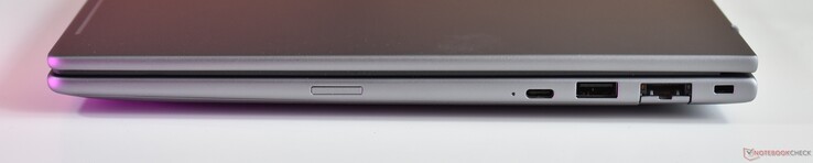 juist: USB-C 3.2 Gen 2, USB-A 3.2 Gen 1, RJ45-Ethernet, Kensington-slot