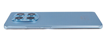 Rechterzijde: volume, aan/uit-knop