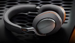 De Bowers &amp;amp; Wilkins Px8 McLaren Edition heeft subtiele oranje accenten en is in meerdere markten verkrijgbaar. (Beeldbron: Bowers &amp;amp; Wilkins)