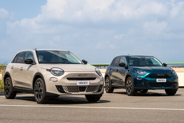 Fiat zegt dat het het gezicht van de 600e "scherper en assertiever" wilde ontwerpen, wat misschien niet de manier is waarop iedereen het uiterlijk zou omschrijven. (Afbeelding bron: Fiat)