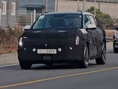 De Kia EV3 is gespot terwijl hij op de weg aan het testen was. (Afbeelding bron: Autospy)