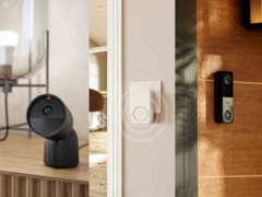 Van links naar rechts (op de foto), de Philips Hue Secure 2K bedrade camera, Hue Smart Chime en Hue Secure bedrade videodeurbel. (Afbeeldingsbron: Philips - Bewerkt)