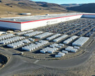 Fabriek in Nevada met Tesla Megapacks (afbeelding: Sawyer Meritt/X)