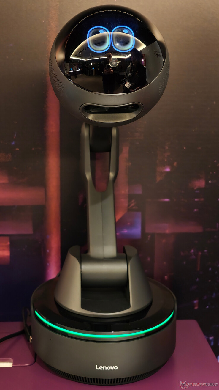 De volledige behuizing van de Lenovo AI Workmate.