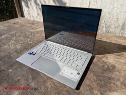 De ZenBook 14 OLED UX3405 is een degelijke ultra-draagbare laptop