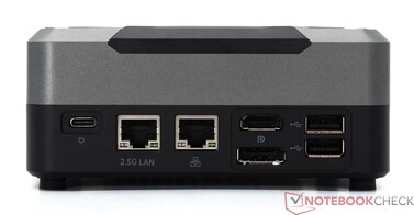 Achterpaneel: Netaansluiting (19 V; 5 A), LAN (2,5G), LAN (1,0G), HDMI 2.1, DP1.4 (4K@144Hz), 2x USB 2.0