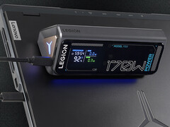 De Legion PB9-powerbank van 170 W kost in China ongeveer 82 dollar. Afgebeeld: een promotiefoto van de draagbare oplader bovenop een laptop.