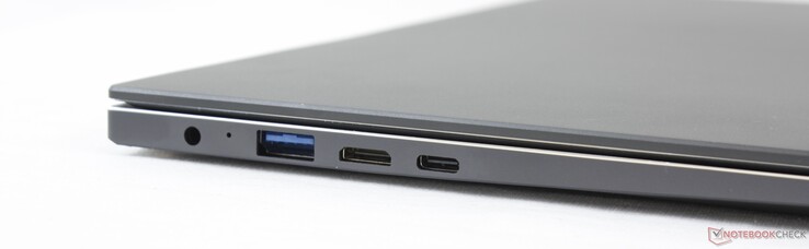 Links: AC-adapter, USB-A 3.0, mini-HDMI, USB-C met DisplayPort