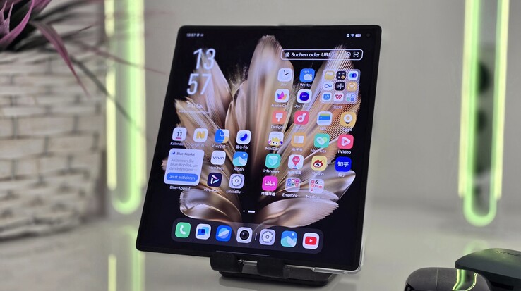 Vivo X Fold3 smartphone in review