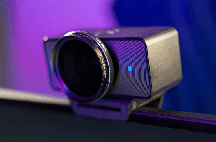 De Elgato Facecam 4K met een CPL-filter bevestigd (Afbeelding Bron: Elgato)