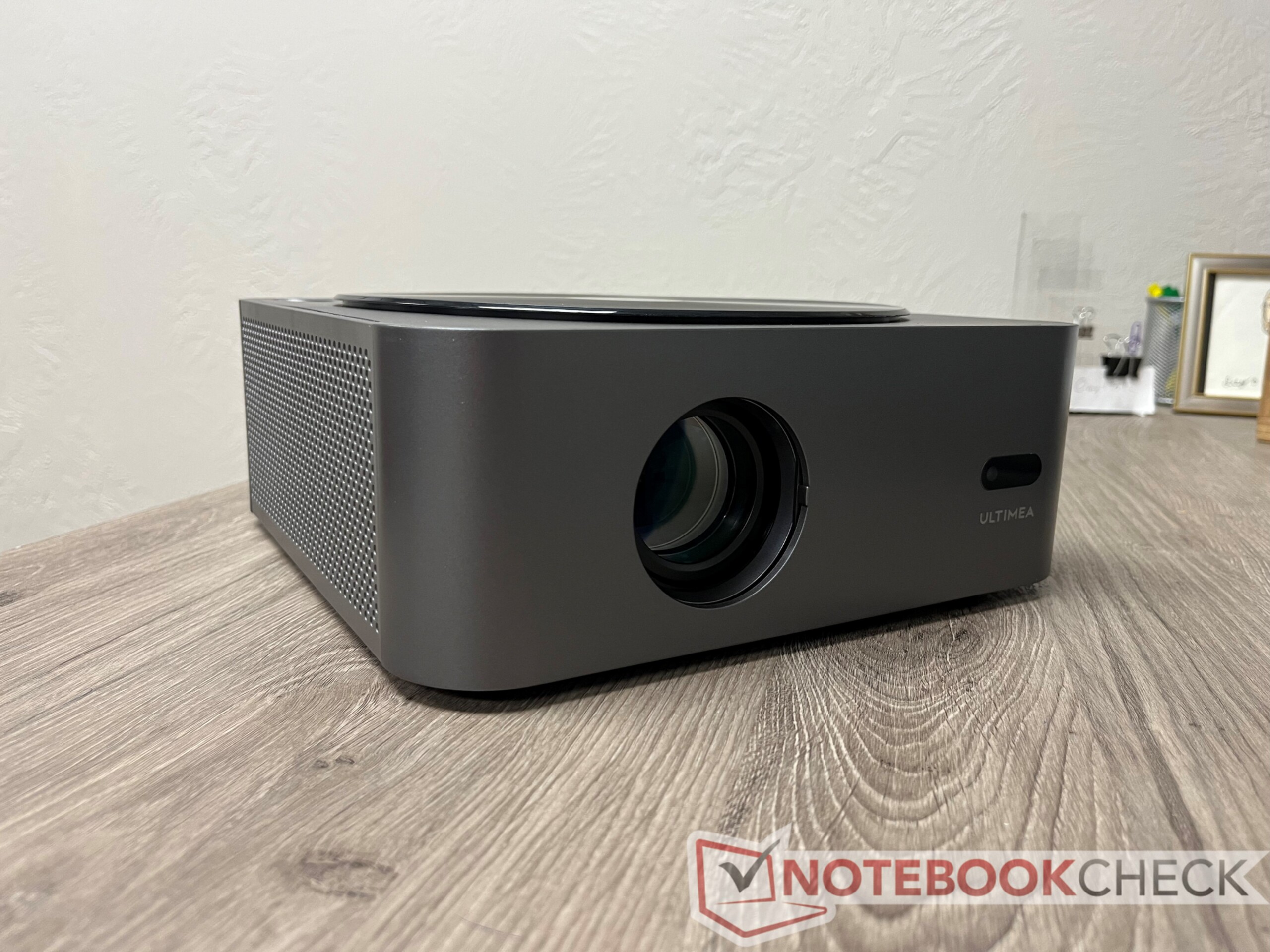 Ultimea Apollo P40 LCD hands-on evaluatie: Heldere zakelijke