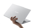 De Xiaoxin Air 13 kost in China ongeveer 869 dollar. Afbeelding: een promotiefoto waarop het dunne en lichte ontwerp van de laptop te zien is.