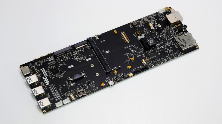Het MNT Reform Mainboard 3.0 is voorzien van een 200-pins connector voor de computermodule.
