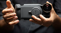 De Shiftcam ProGrip uitgerust met optionele lensaccessoire. (Bron: Shiftcam)