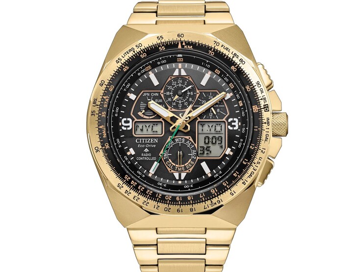 Citizen Promaster Skyhawk A-T JY8144-50E pilotenhorloge met een licht goudkleurige roestvrijstalen kast en armband, zwarte wijzerplaat, meerdere analoge subwijzerplaten, digitale displays en een op de luchtvaart geïnspireerde rekenliniaal-bezel.