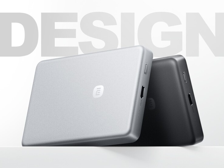 De powerbank is verkrijgbaar in zilver en donker gunmetal.
