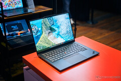 De nieuwe Lenovo ThinkPad X1 Carbon Gen 14 Aura Edition (bron: Alexander Wätzel)