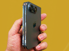 iPhone Ultra/Vouw ontwerpmodus hands-on afbeelding.