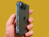 iPhone Ultra/Vouw ontwerpmodus hands-on afbeelding.