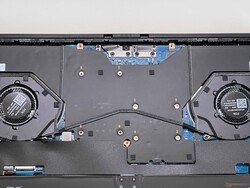 Twee ventilatoren met de grote dampkamer