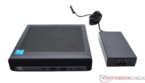 HP Elite Mini 800 G9 en de voedingseenheid (19,5 V; 6,15 A)