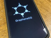GrapheneOS mag dan wel experimenteel zijn voor de Pixel 10-serie, maar het is nog steeds zeer stabiel en een geweldige keuze als dagelijkse driver (Afbeelding Bron: Notebookcheck)
