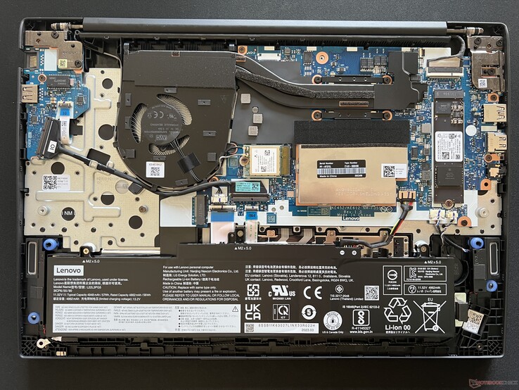 ThinkPad E16 G1 AMD ter vergelijking
