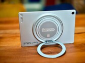 De ronde standaard van de Lenovo Tab Plus Gen 2 is uiterst veelzijdig.