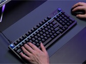 Het Logitech G316 X-gamingtoetsenbord op een bureau