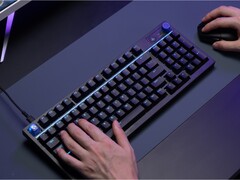 Het Logitech G316 X-gamingtoetsenbord op een bureau