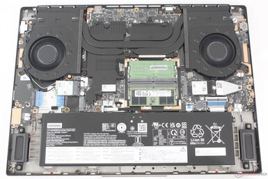 De koeleenheid van de Legion 7 16 kan 145 Watt aan. (bron: Notebookcheck)
