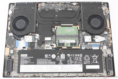 De koeleenheid van de Legion 7 16 kan 145 Watt aan. (bron: Notebookcheck)