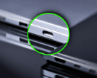 De Surface Laptop Ultra heeft een nieuwe, extra grote USB-C poort.