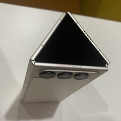 De Phantom Ultimate G Fold Concept. (Afbeeldingsbron: GSMArena)